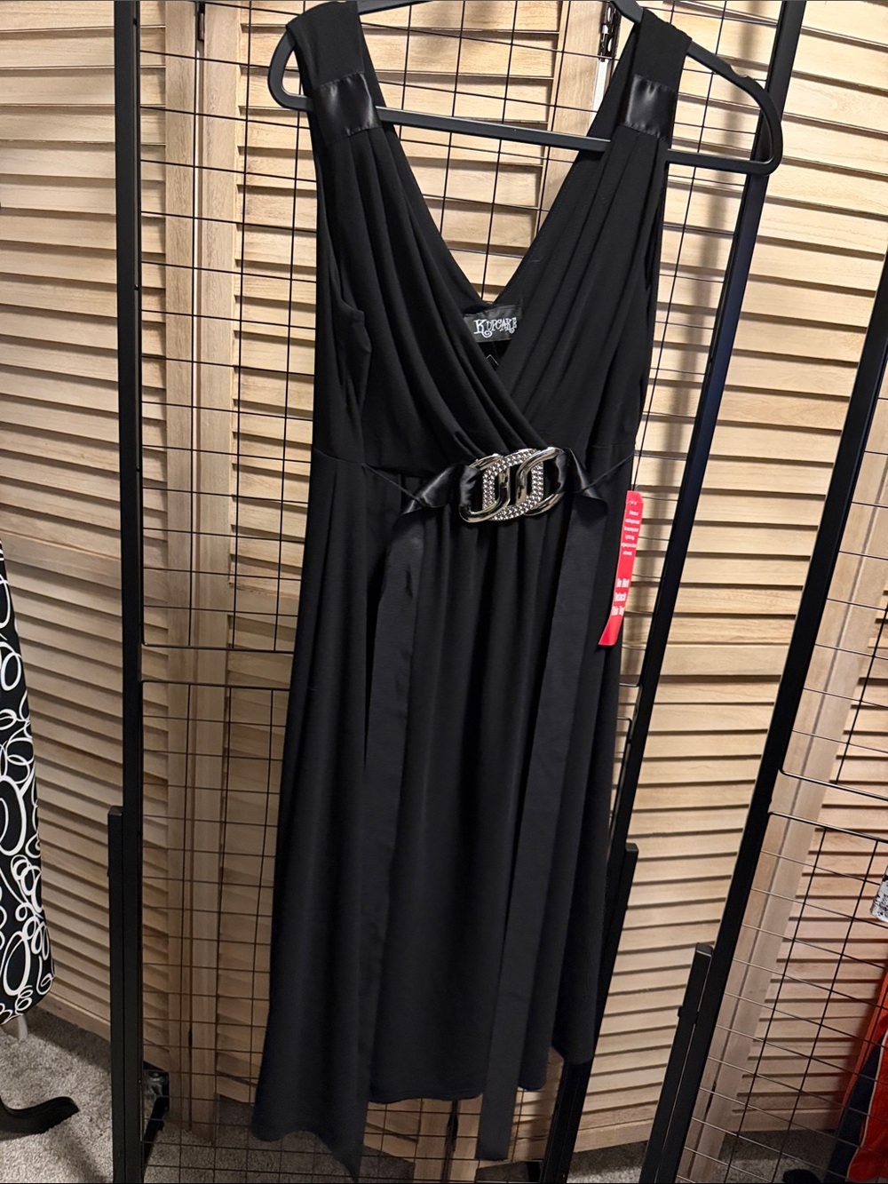 Kupcake Black Sleeveless V-Neck Midi Dress with Decorative Buckle